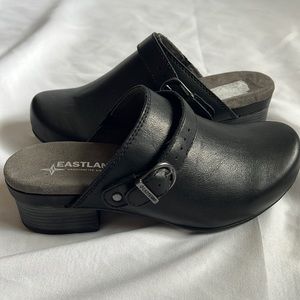 Eastland Adele black leather clogs
